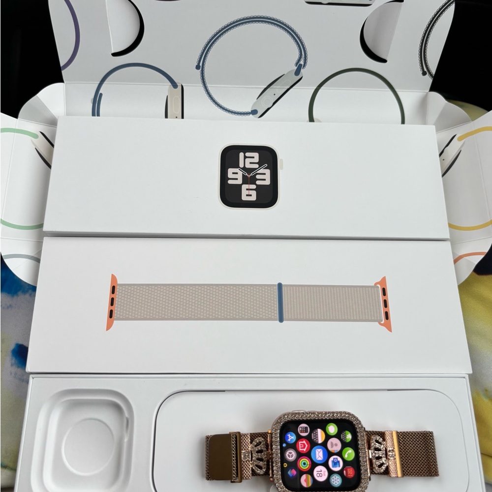 Apple Watch SE 2nd Gen (44mm) M/L Band + GPS/LTE